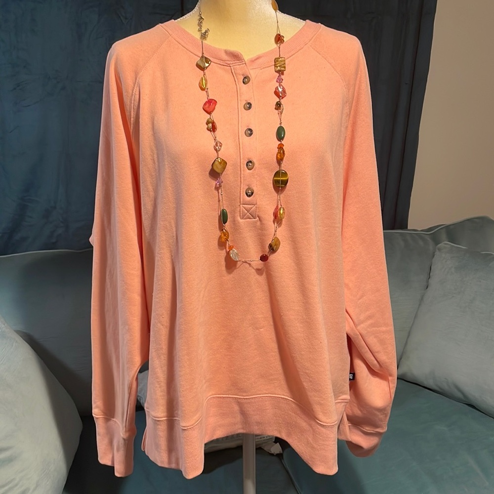 Gap sweatshirt new without tags. Peach GAP sweatshirt xxl -